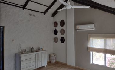 VENDO HERMOSA CASA  DUPLEX EN SALGAR