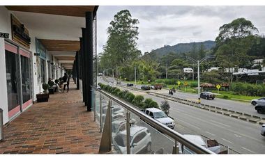 Local comercial en Mall Macedonia