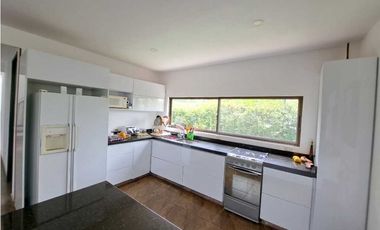 En Venta Casa Campestre en La Mesa  Conjunto Cerrado