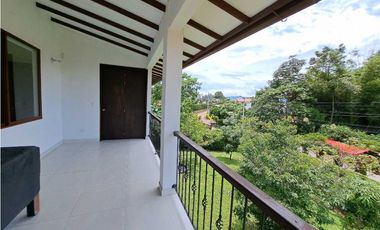 En Venta Casa Campestre en La Mesa  Conjunto Cerrado