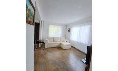 En Venta Casa Campestre en La Mesa  Conjunto Cerrado