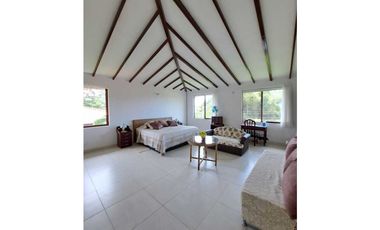 En Venta Casa Campestre en La Mesa  Conjunto Cerrado