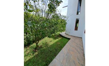 En Venta Casa Campestre en La Mesa  Conjunto Cerrado