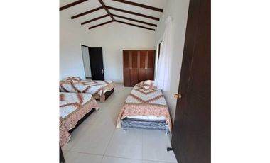 En Venta Casa Campestre en La Mesa  Conjunto Cerrado
