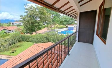 En Venta Casa Campestre en La Mesa  Conjunto Cerrado