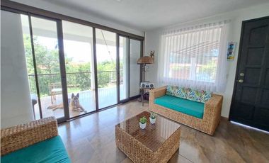 En Venta Casa Campestre en La Mesa  Conjunto Cerrado