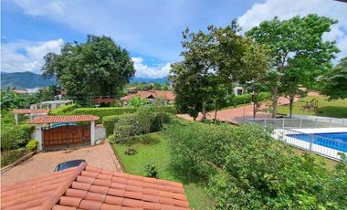 En Venta Casa Campestre en La Mesa  Conjunto Cerrado