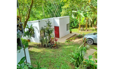 Maat vende Casa Campestre, La Vega 2.200m2 $780Millones