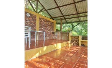 Maat vende finca en La Vega - 25.000m2 $800Millones