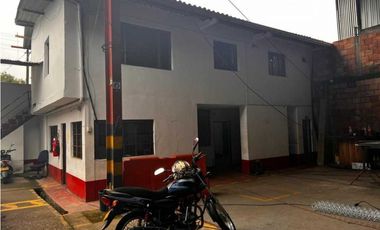 Bodega Grande En La Mesa Cundi