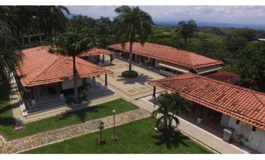 SE VENDE ESPECTACULAR FINCA EN CERRITOS.