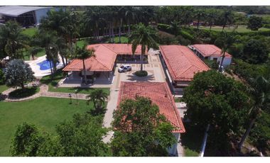 SE VENDE ESPECTACULAR FINCA EN CERRITOS.