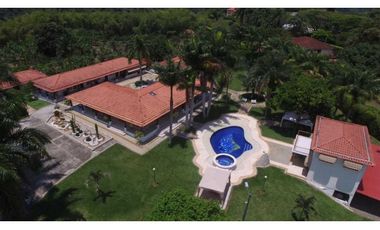 SE VENDE ESPECTACULAR FINCA EN CERRITOS.