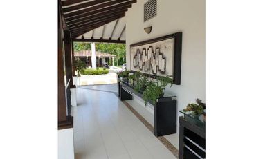 SE VENDE ESPECTACULAR FINCA EN CERRITOS.