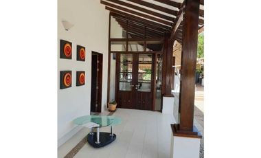 SE VENDE ESPECTACULAR FINCA EN CERRITOS.