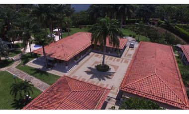 SE VENDE ESPECTACULAR FINCA EN CERRITOS.