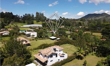 CASA CAMPESTRE EN VENTA EN EL CARMEN DE VIBORAL