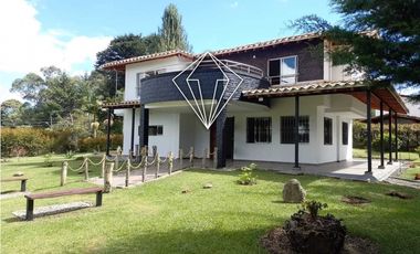 CASA CAMPESTRE EN VENTA EN EL CARMEN DE VIBORAL