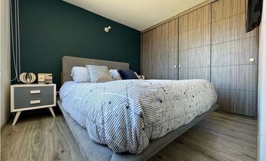 Arriendo apartamento esquinero cuarto piso en cajica en conjunto.