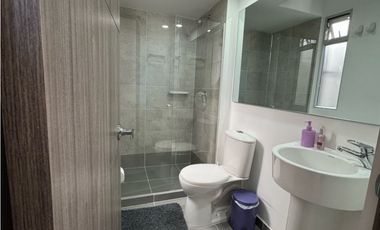 Arriendo apartamento esquinero cuarto piso en cajica en conjunto.