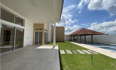 ESTRENA CASA EN UNO DE LOS MEJORES CONJUNTOS DE MONTERIA
