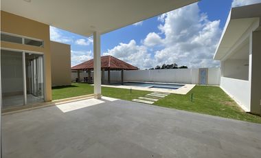 ESTRENA CASA EN UNO DE LOS MEJORES CONJUNTOS DE MONTERIA