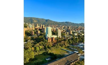 Amoblado Increíble Apartamento Ciudad del Rio - Medellín.