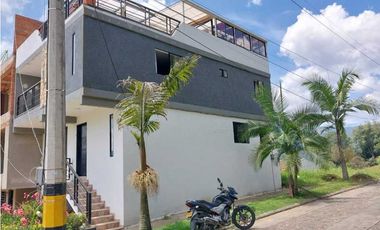 HERMOSA CASA EN CALDAS