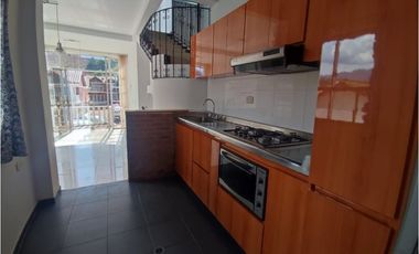 VENDE CASA EN CONJUNTO CERRADO EN VILLETA