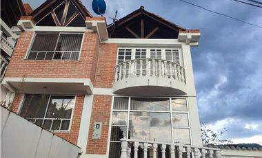 VENDE CASA EN CONJUNTO CERRADO EN VILLETA
