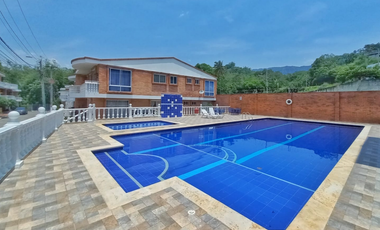 Maat vende Casa en conjunto cerrado-Villeta. 313M2 $750 Millones