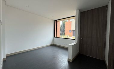 Arriendo Hermosa Casa Campestre en Cajicá en conjunto cerrado  .