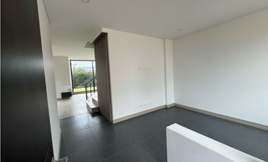 Arriendo Hermosa Casa Campestre en Cajicá en conjunto cerrado  .