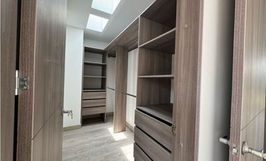 Arriendo Hermosa Casa Campestre en Cajicá en conjunto cerrado  .