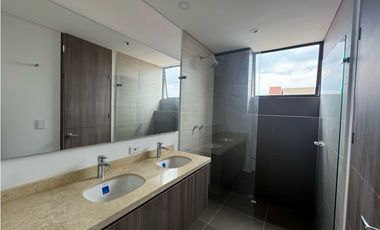 Arriendo Hermosa Casa Campestre en Cajicá en conjunto cerrado  .