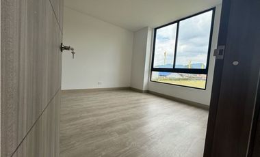 Arriendo Hermosa Casa Campestre en Cajicá en conjunto cerrado  .