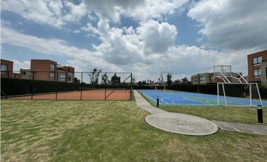 Arriendo Hermosa Casa Campestre en Cajicá en conjunto cerrado  .