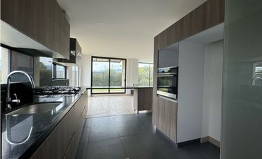 Arriendo Hermosa Casa Campestre en Cajicá en conjunto cerrado  .