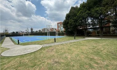 Arriendo Hermosa Casa Campestre en Cajicá en conjunto cerrado  .