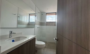 Arriendo Hermosa Casa Campestre en Cajicá en conjunto cerrado  .