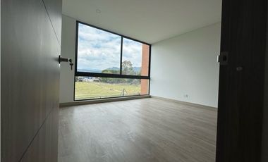 Arriendo Hermosa Casa Campestre en Cajicá en conjunto cerrado  .