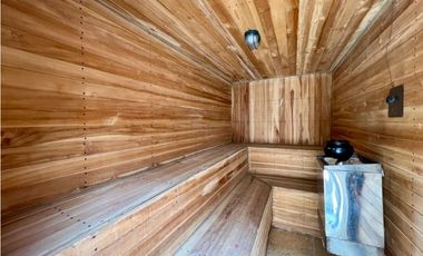 CASA CON PISCINA PRIVADA EN SABANETA
