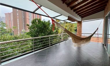 CASA CON PISCINA PRIVADA EN SABANETA