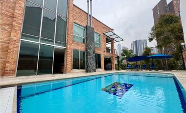 CASA CON PISCINA PRIVADA EN SABANETA