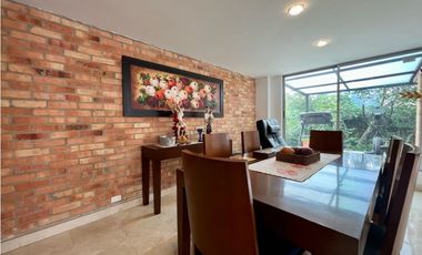 CASA CON PISCINA PRIVADA EN SABANETA