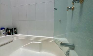 CASA CON PISCINA PRIVADA EN SABANETA
