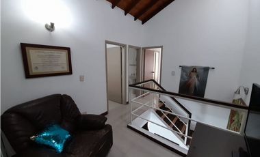 Casa remodelada en conjunto cerrado en venta Las Mercedes Palmira