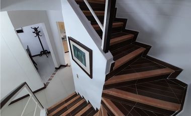 Casa remodelada en conjunto cerrado en venta Las Mercedes Palmira