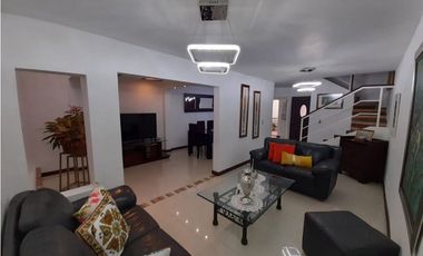 Casa remodelada en conjunto cerrado en venta Las Mercedes Palmira