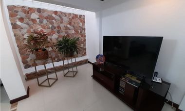 Casa remodelada en conjunto cerrado en venta Las Mercedes Palmira
